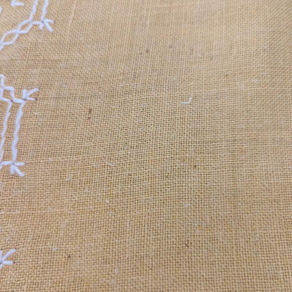 VTG MCM Yellow W White Embroidery Linen Doily Dresser  Table Scarf, Runner 42